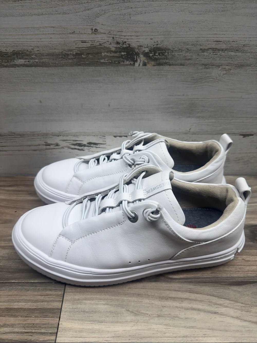 Giesswein Leather Lux Women’s EU 39 US 8 White Leather Comfort Sneakers Slip On